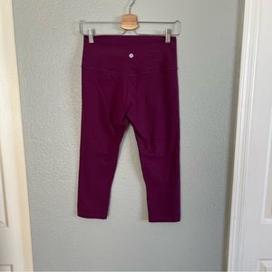 Lululemon 3/4 leggings plum Size 4